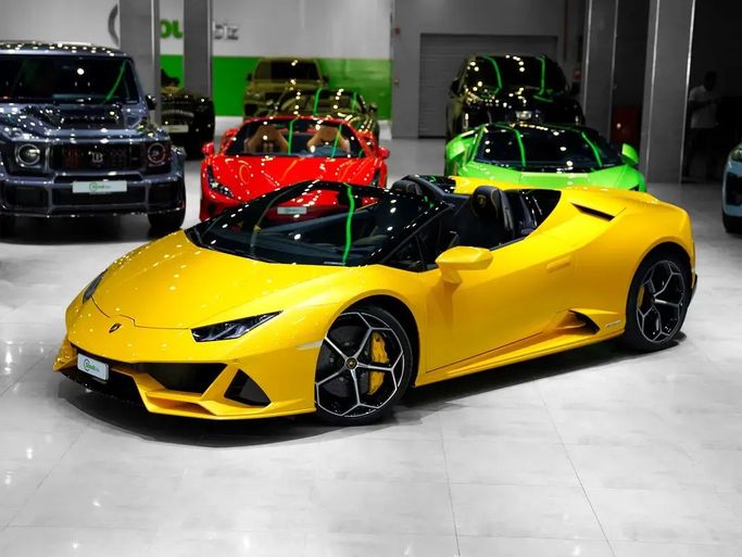 Подержанный Lamborghini Huracán EVO Spyder I Рестайлинг, 5.2 л, 2024 в Дубае от Stoub.biz Желтый цвет. GCC | AUTO.AE