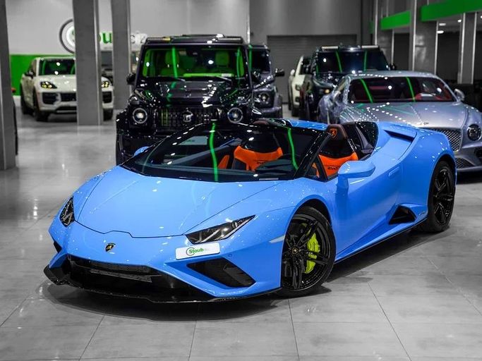 Подержанный Lamborghini Huracán EVO Spyder I Рестайлинг, 5.2 л, 2021 в Дубае от Stoub.biz Голубой цвет. Other | AUTO.AE