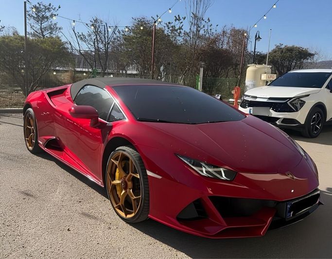 مستعملة Lamborghini Huracán EVO Spyder أنا فيس ليفت, 5.2 l, 2023 في في دبي من Fair Import، اللون أحمر. المواصفات الكورية | AUTO.AE | إعلان #248890