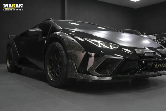 مستعملة Lamborghini Huracán Sterrato أنا فيس ليفت, 5.2 l, 2023 في في دبي من Makan Luxury Motors، اللون أسود. المواصفات الأوروبية | AUTO.AE | إعلان #254756