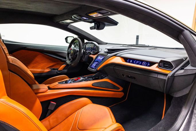 مستعملة Lamborghini Revuelto, 6.5 l, 2024 في في دبي من PUPIL OF FATE MOTORS، اللون أخضر. مواصفات الخليج | AUTO.AE