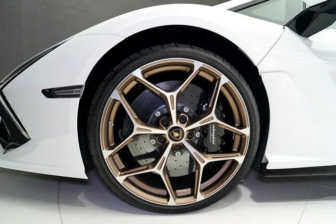 New Lamborghini Revuelto, 6.5 l, 2024 in Dubai by Exotic Cars, White color. GCC Specs | AUTO.AE