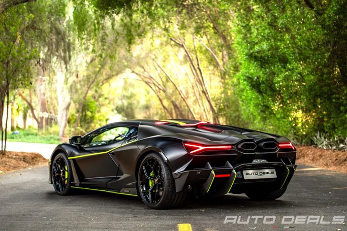 Новый Lamborghini Revuelto, 6.5 л, 2025 в Дубае от AUTO DEALS Черный цвет. Европейская | AUTO.AE