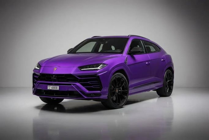 Lamborghini Urus I, 2023 رياضي دفع رباعي 5 أبواب للتأجير في في دبي من Rotana Star Rent a Car، اللون بنفسجي | AUTO.AE