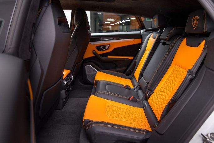 Lamborghini Urus S I Рестайлинг, 2023 внедорожник 5 дв. s спорт класса в Дубае от Uptown Rent A Car LLC белый цвет | AUTO.AE