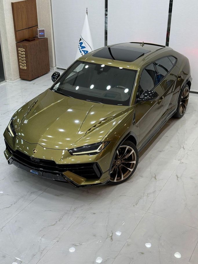 Used Lamborghini Urus S I Facelift, 4.0 l, 2023 in Dubai by 4 Matic Motors, Green color. GCC Specs | AUTO.AE