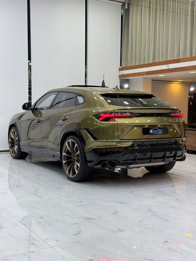 Used Lamborghini Urus S I Facelift, 4.0 l, 2023 in Dubai by 4 Matic Motors, Green color. GCC Specs | AUTO.AE
