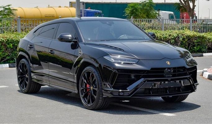 Подержанный Lamborghini Urus S I Рестайлинг, 4.0 л, 2023 в Дубае от Najem Motors Черный цвет. Европейская | AUTO.AE
