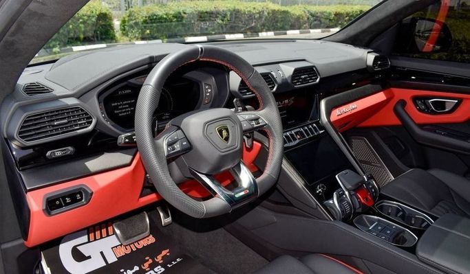 Подержанный Lamborghini Urus S I Рестайлинг, 4.0 л, 2023 в Дубае от Najem Motors Черный цвет. Европейская | AUTO.AE