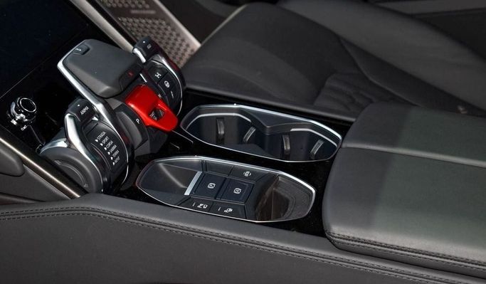 Подержанный Lamborghini Urus S I Рестайлинг, 4.0 л, 2023 в Дубае от Najem Motors Черный цвет. Европейская | AUTO.AE