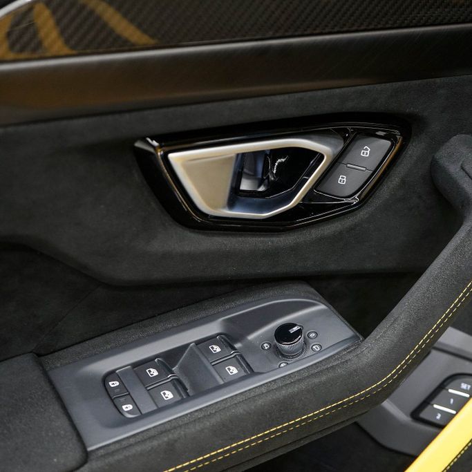 Used Lamborghini Urus Performante I Facelift, 4.0 l, 2024 in Dubai by AAA Motors, Yellow color. European Specs | AUTO.AE