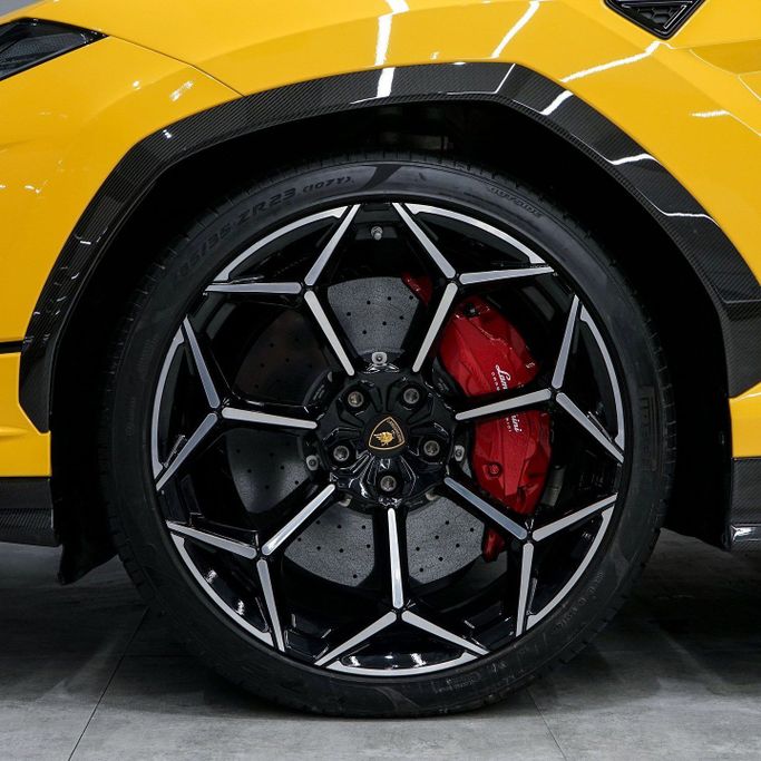 Used Lamborghini Urus Performante I Facelift, 4.0 l, 2024 in Dubai by AAA Motors, Yellow color. European Specs | AUTO.AE