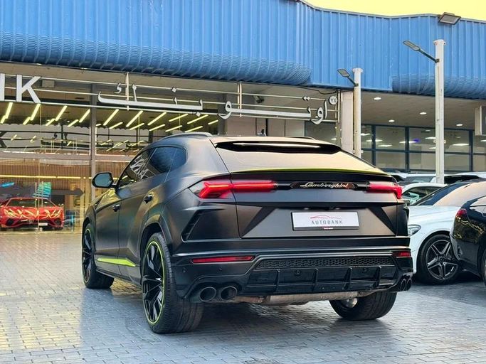 Used Lamborghini Urus I, 4.0 l, 2022 in Dubai by Auto Bank Motors, Black color. GCC Specs | AUTO.AE