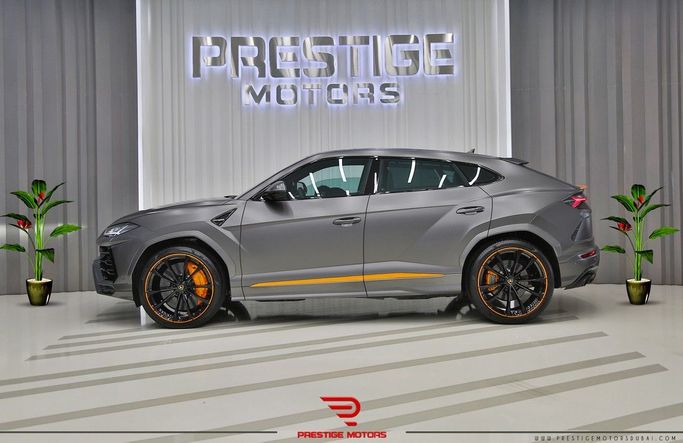 Подержанный Lamborghini Urus I, 4.0 л, 2022 в Дубае от Prestige motors Серый цвет. GCC | AUTO.AE