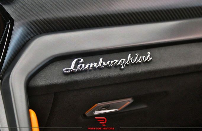 Подержанный Lamborghini Urus I, 4.0 л, 2022 в Дубае от Prestige motors Серый цвет. GCC | AUTO.AE