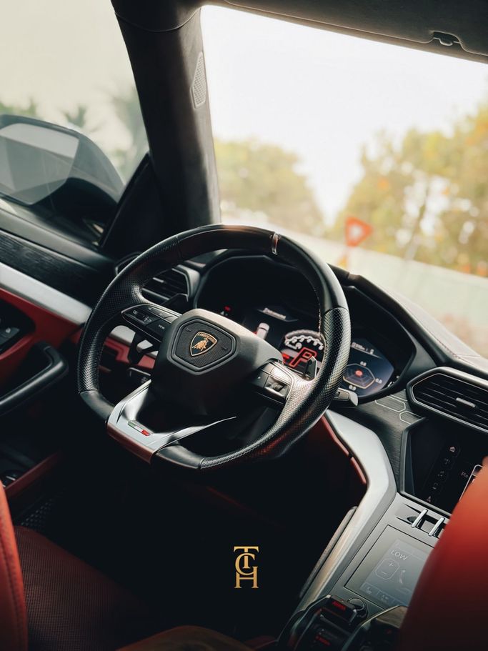 Used Lamborghini Urus I, 4.0 l, 2019 in Dubai by TCH MOTORS, Grey color. GCC Specs | AUTO.AE