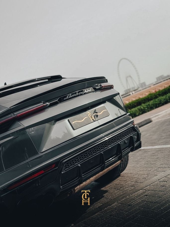 Used Lamborghini Urus I, 4.0 l, 2019 in Dubai by TCH MOTORS, Grey color. GCC Specs | AUTO.AE