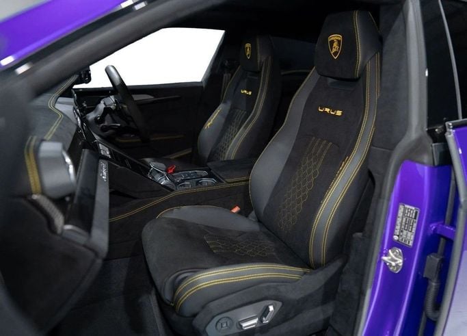 Подержанный Lamborghini Urus Performante I Рестайлинг, 4.0 л, 2023 в Дубае от LMG Motors Фиолетовый цвет. Японская | AUTO.AE