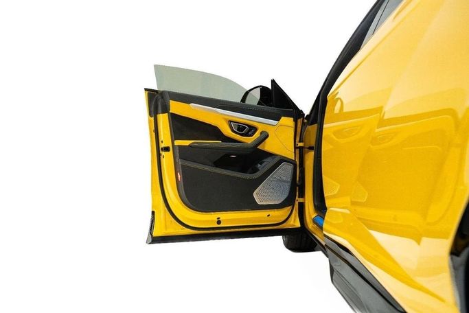 Used Lamborghini Urus I, 4.0 l, 2021 in Dubai by LMG Motors, Yellow color. Japanese Specs | AUTO.AE