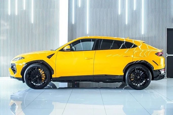 Новый Lamborghini Urus Se I Рестайлинг, 4.0 л, 2025 в Дубае от Maestro Motors Желтый цвет. Европейская | AUTO.AE