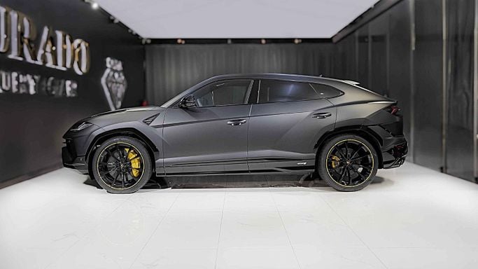 Новый Lamborghini Urus S I Рестайлинг, 4.0 л, 2024 в Дубае от Dourado Luxury Car Черный цвет. Европейская | AUTO.AE