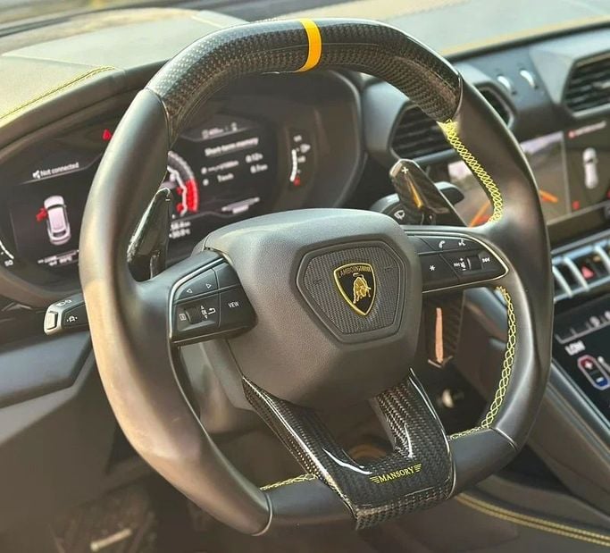 Подержанный Lamborghini Urus I, 4.0 л, 2022 в Дубае от 8 Ba Motors Желтый цвет. Европейская | AUTO.AE