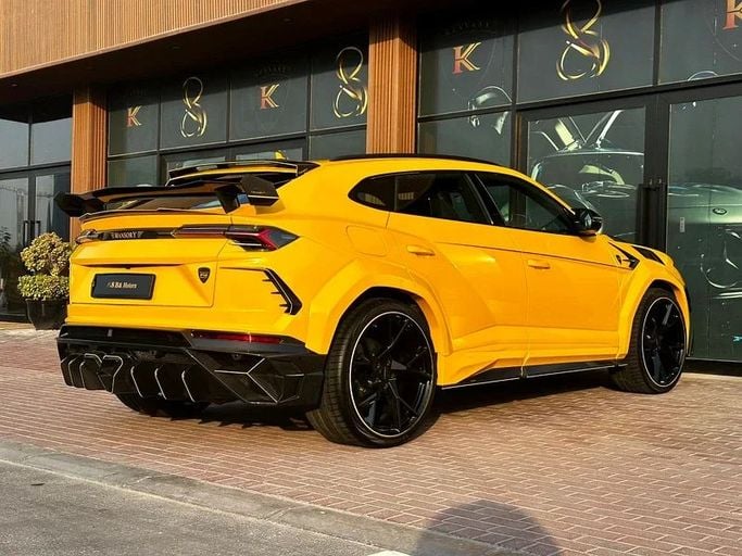 Подержанный Lamborghini Urus I, 4.0 л, 2022 в Дубае от 8 Ba Motors Желтый цвет. Европейская | AUTO.AE