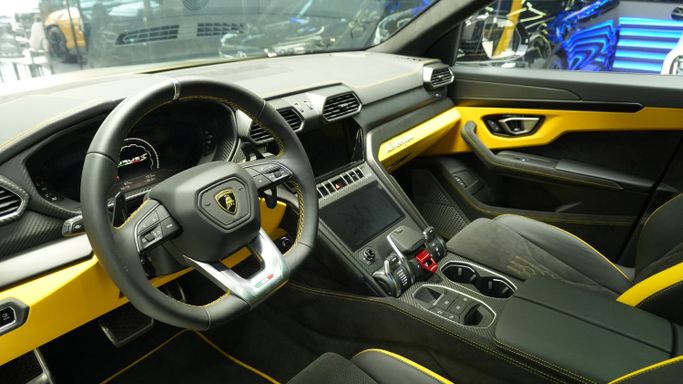Новый Lamborghini Urus S I Рестайлинг, 4.0 л, 2024 в Дубае от Carbon Edition Motors Зеленый цвет. Other | AUTO.AE
