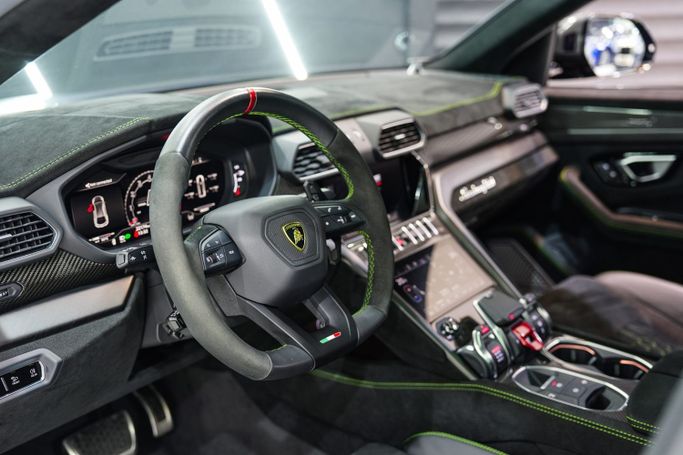 Used Lamborghini Urus Performante I Facelift, 4.0 l, 2023 in Dubai by Sanam Cars, Blue color. GCC Specs | AUTO.AE