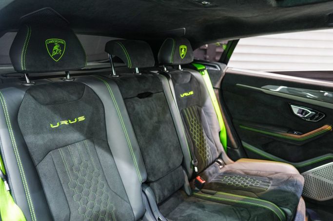 Used Lamborghini Urus Performante I Facelift, 4.0 l, 2023 in Dubai by Sanam Cars, Blue color. GCC Specs | AUTO.AE