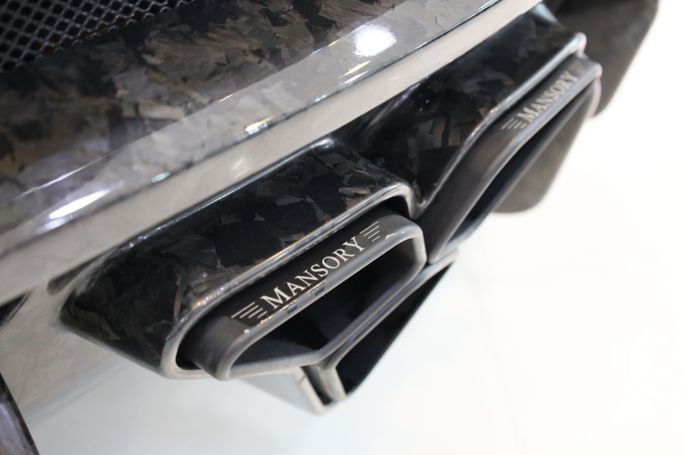 Used Lamborghini Urus I, 4.0 l, 2019 in Dubai by Sanam Cars, White color. GCC Specs | AUTO.AE