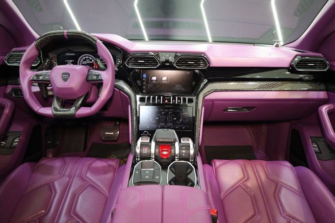 Used Lamborghini Urus I, 4.0 l, 2019 in Dubai by Sanam Cars, White color. GCC Specs | AUTO.AE