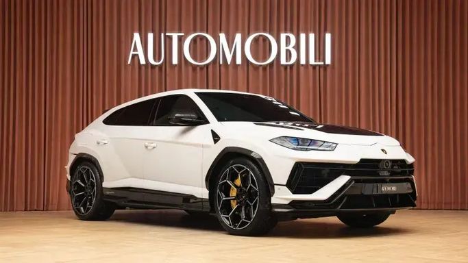 Подержанный Lamborghini Urus Performante I Рестайлинг, 4.0 л, 2024 в Дубае от Automobili Motors Белый цвет. GCC | AUTO.AE