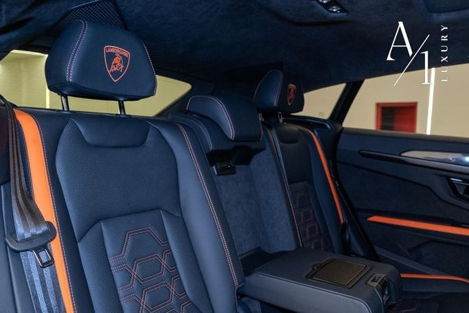 Подержанный Lamborghini Urus Se I Рестайлинг, 4.0 л, 2025 в Дубае от A1 Luxury Motors Черный цвет. Европейская | AUTO.AE