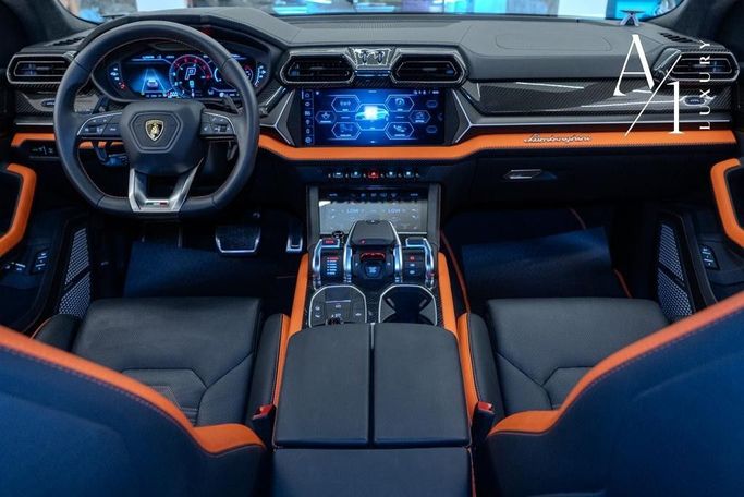 Подержанный Lamborghini Urus Se I Рестайлинг, 4.0 л, 2025 в Дубае от A1 Luxury Motors Черный цвет. Европейская | AUTO.AE