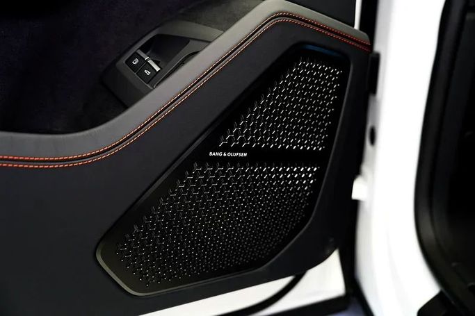 New Lamborghini Urus Se I Facelift, 4.0 l, 2025 in Dubai by Exotic Cars, White color. Other | AUTO.AE