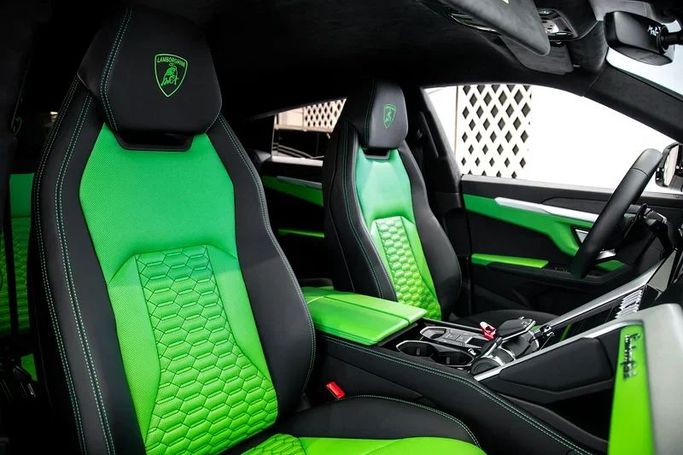 Подержанный Lamborghini Urus I, 4.0 л, 2020 в Дубае от Exotic Cars Белый цвет. Other | AUTO.AE