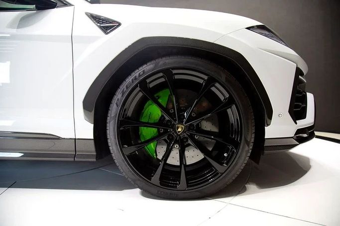 Подержанный Lamborghini Urus I, 4.0 л, 2020 в Дубае от Exotic Cars Белый цвет. Other | AUTO.AE