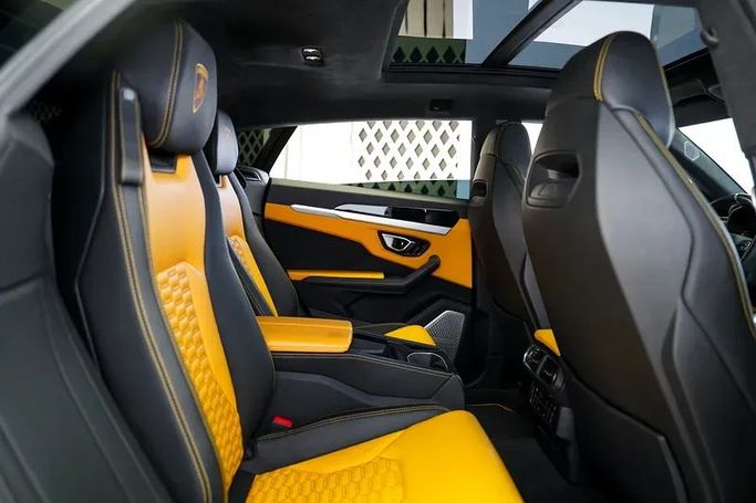Подержанный Lamborghini Urus I, 4.0 л, 2019 в Дубае от Exotic Cars Желтый цвет. GCC | AUTO.AE