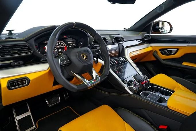 Подержанный Lamborghini Urus I, 4.0 л, 2019 в Дубае от Exotic Cars Желтый цвет. GCC | AUTO.AE