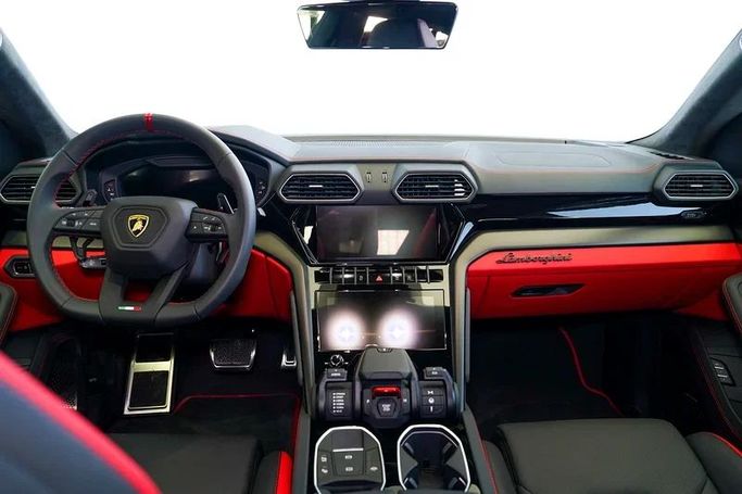 Подержанный Lamborghini Urus S I Рестайлинг, 4.0 л, 2023 в Дубае от Exotic Cars Золотистый цвет. Other | AUTO.AE