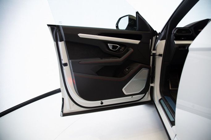 Used Lamborghini Urus I, 4.0 l, 2022 in Dubai by Exotic Cars, White color. Other | AUTO.AE