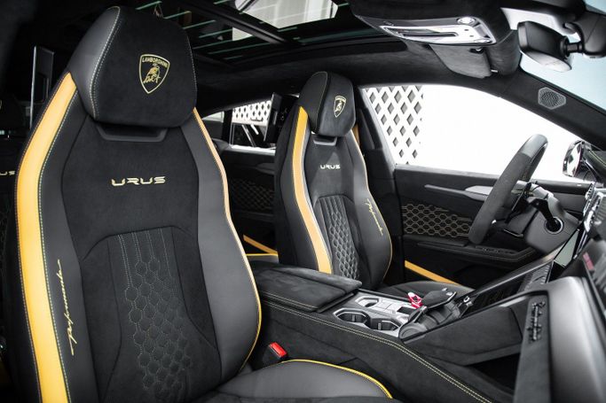 Used Lamborghini Urus Performante I Facelift, 4.0 l, 2023 in Dubai by Exotic Cars, Black color. GCC Specs | AUTO.AE