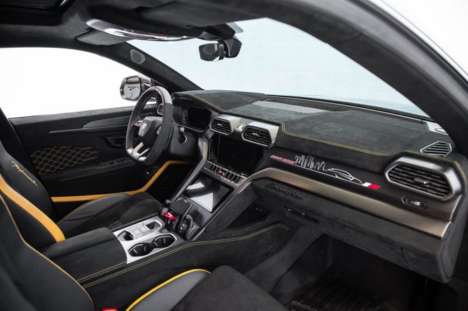 Used Lamborghini Urus Performante I Facelift, 4.0 l, 2023 in Dubai by Exotic Cars, Black color. GCC Specs | AUTO.AE