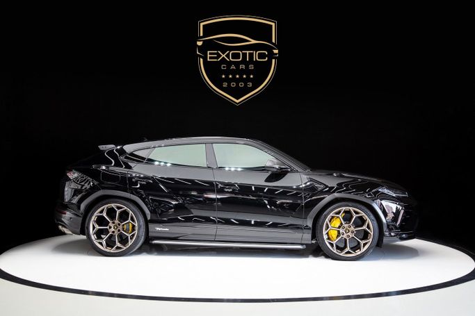 Used Lamborghini Urus Performante I Facelift, 4.0 l, 2023 in Dubai by Exotic Cars, Black color. GCC Specs | AUTO.AE