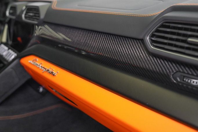 Used Lamborghini Urus S I Facelift, 4.0 l, 2024 in Dubai by Exotic Cars, White color. Other | AUTO.AE