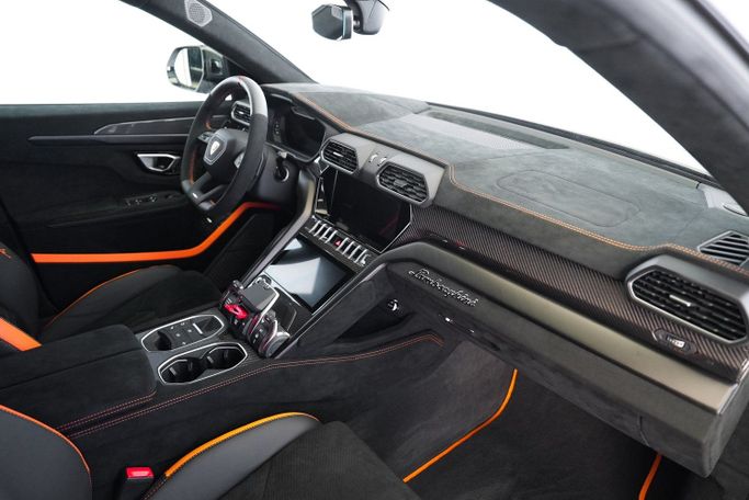 New Lamborghini Urus Performante I Facelift, 4.0 l, 2024 in Dubai by Exotic Cars, White color. Other | AUTO.AE