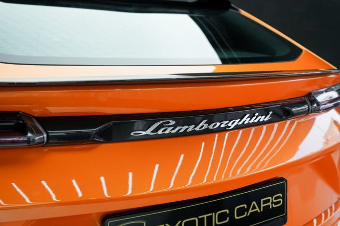 مستعملة Lamborghini Urus I, 4.0 l, 2021 في في دبي من Exotic Cars، اللون برتقالي. مواصفات الخليج | AUTO.AE