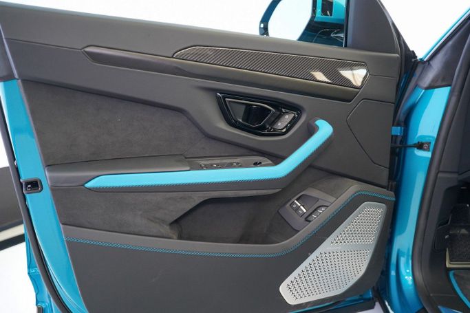 جديدة Lamborghini Urus Se أنا شد الوجه, 4.0 l, 2025 في في دبي من Exotic Cars، اللون أزرق. أخرى | AUTO.AE