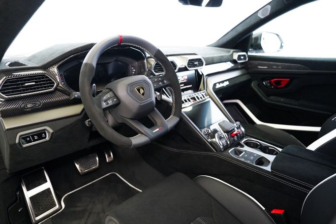 مستعملة Lamborghini Urus Performante أنا شد الوجه, 4.0 l, 2024 في في دبي من Exotic Cars، اللون أبيض. أخرى | AUTO.AE